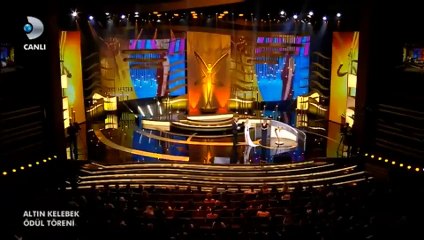 Öykü serter’den beyaza sitem