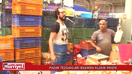 Pazar tezgahları başında klasik müzik