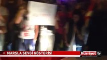 MARŞLA SEVGİ GÖSTERİSİ