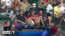 Beyzbol maçında taraftar kameraya fena yakalandı