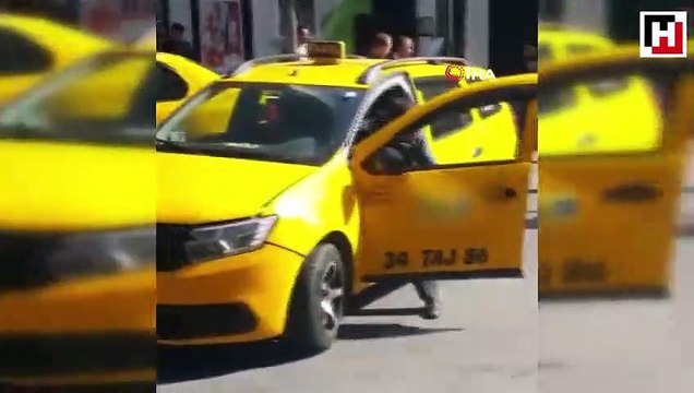 Şişli'de taksi sürücüsü önce motosiklete çarptı, ardından bıçakla üzerine yürüdü