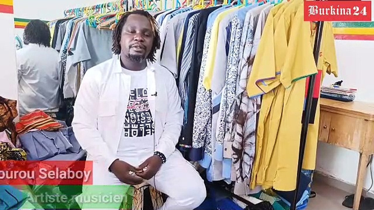 Touro Selaboy fait un a cappella de son titre >