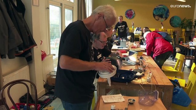 Una cafetería de Ámsterdam completa su carta de servicios con la reparación de electrodomésticos