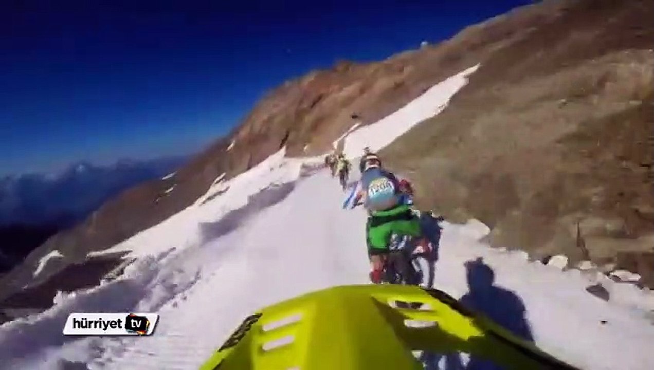 Zorlu parkurda feci kaza