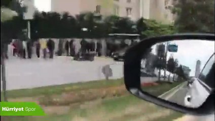 Bilet satış kuyruğu metrelerce uzadı