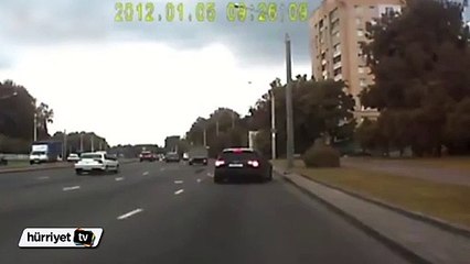 Ters yönden gelen bisikletliye böyle çarptı
