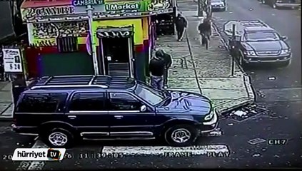 Bisikletle giderken insanlara ateş etti!