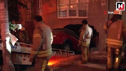 Kontrolden çıkan aracıyla bir binanın salonundan içeriye girdi