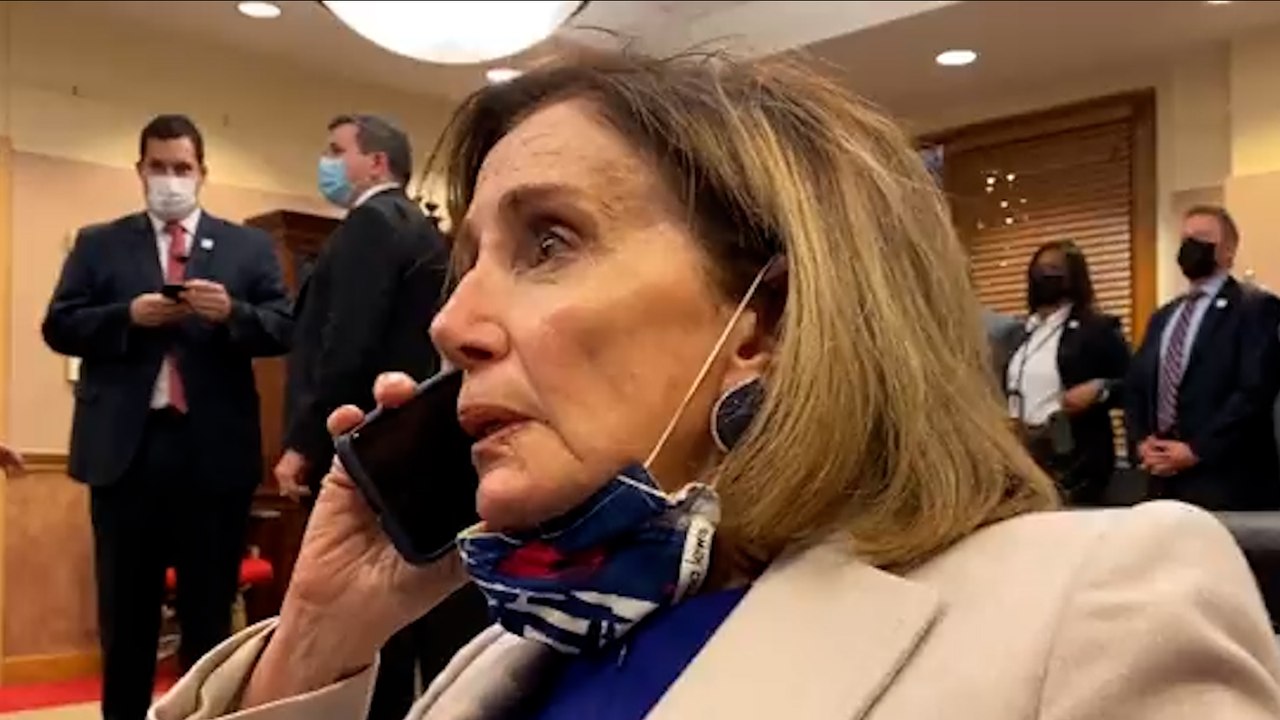 « Je vais frapper Donald Trump» : les images inédites de Nancy Pelosi lors de l’assaut du capitole