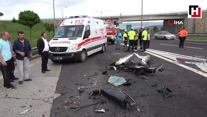 Tıra çarpan lüks cip hurdaya döndü