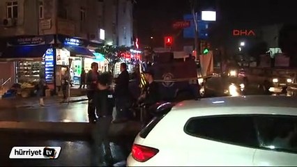 Bomba uzmanını çekirdek yiyerek izlediler