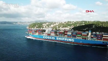 3 futbol sahası uzunluğundaki konteyner gemisi İstanbul Boğazı’ndan geçti