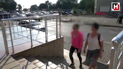 Boşanma aşamasındaki eşini başka kadınla yakaladı