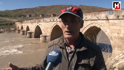 'Rivayet' tarihi köprüyü definecilere talan ettirdi