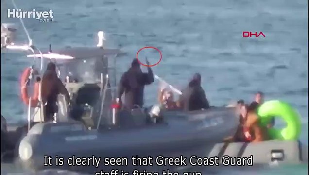 Ege Denizi'nde Yunanistan sahil güvenlik ekibi mülteci botlarını batırmaya yönelik hareketleri kamerada