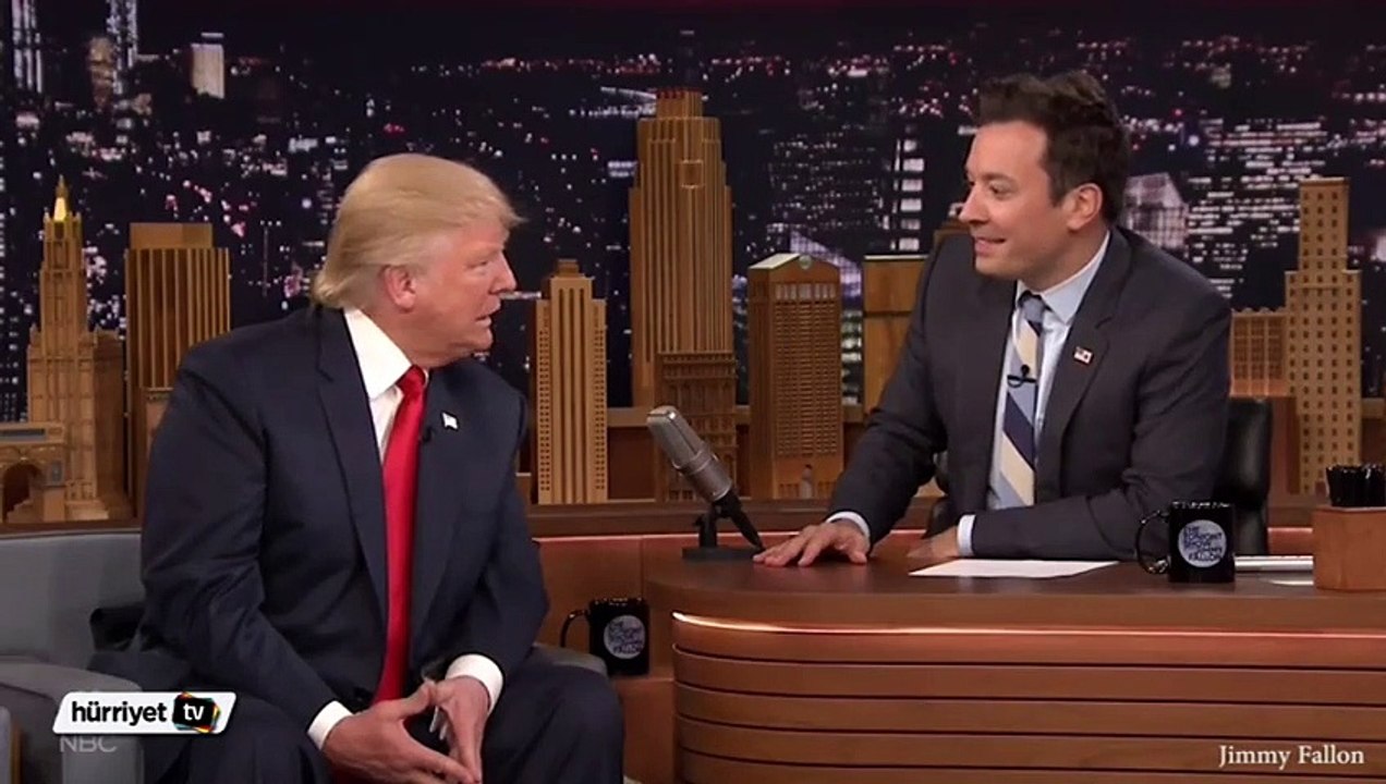 Jimmy Fallon, Donald Trump'ın saçını bozmaya çalıştı