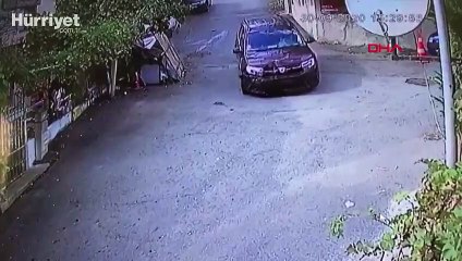 Sarıyer'de koca dehşeti: Eşinin sığındığı baba evine aracıyla defalarca çarptı
