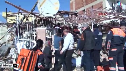 Buca'da tek katlı evde patlama: 1 ölü, 2 yaralı