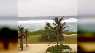 Wind of 180 km_h and flooding! Powerful cyclone Batsirai hit Mauritian