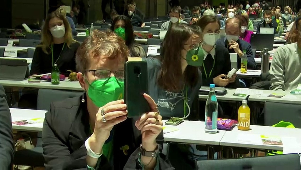 Grünen-Parteitag in Bonn: Klimaschutz, Energiesicherheit und Waffenlieferungen