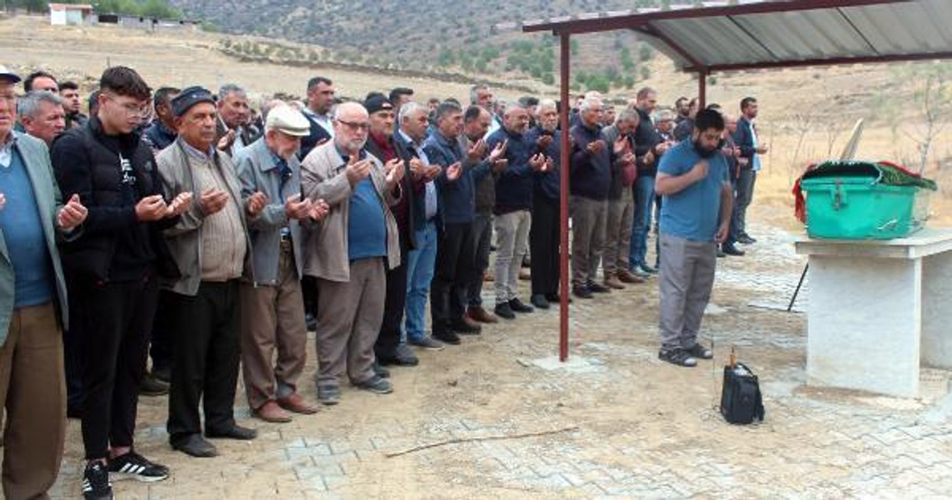 KONSER SONRASI DÖNÜŞ YOLUNDA KAZA 2 ÖLÜ, 1 YARALI