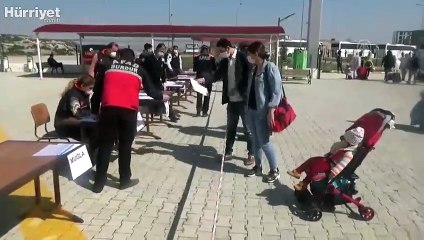 Karantina süresi dolan 145 kişi halk oyunuyla uğurlandı