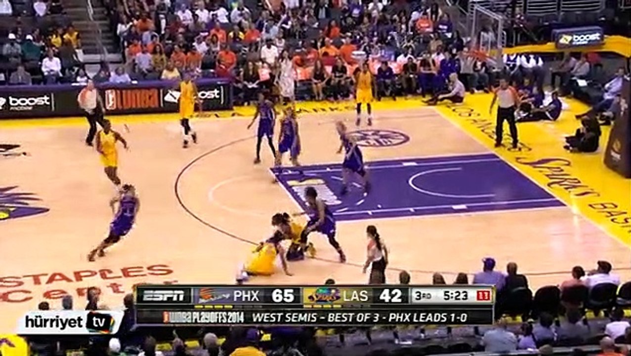 WNBA Play-off tarihinin ilk smacı!