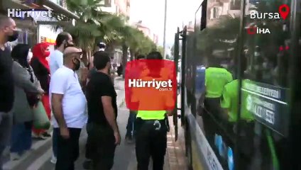 Maske takmayan yolcuyu ihbar etti