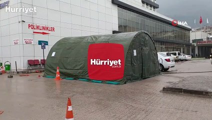 Bursa'da hastane bahçelerine triaj çadırları kuruldu