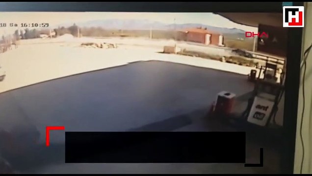 Türk Halk Müziği sanatçısı Esat Kabaklı kazada yaralandı