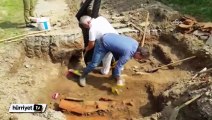 Kanalizasyon kazısında Roma dönemine ait kiremit mezar bulundu