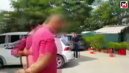 Okuldaki öğrencilere satacakları haplarla yakalandılar