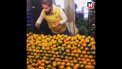 Sesiyle sosyal medyayı sallayan mandalinacı!