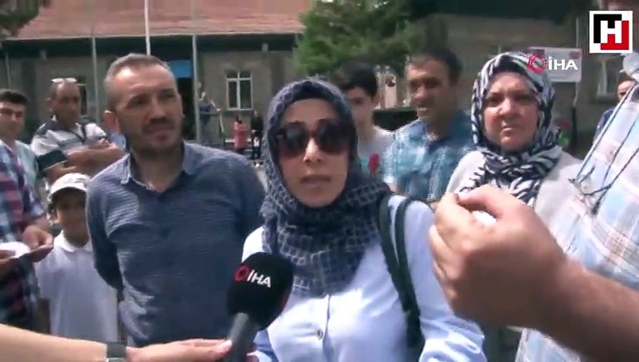 Bursluluk sınavında 'fotoğraf' tartışması