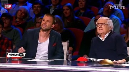 Jüri üyelerini butona bastıkları için pişman eden yarışmacı