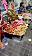JAJANAN JADUL DEPAN MASJID AMPEL