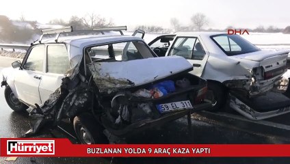 Tải video: Edirne'de buzlanan yolda 9 araç kaza yaptı