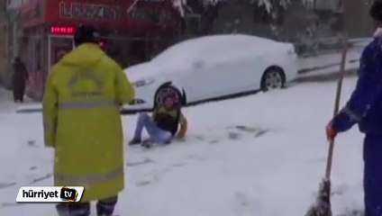 Vatandaşların buzlu yolla imtihanı