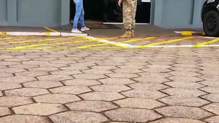 PRF apreende van com placa adulterada