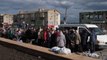Ukrayna'nın Balakliya kentindeki vatandaşlara gönüllüler tarafından gıda yardımında bulunuldu