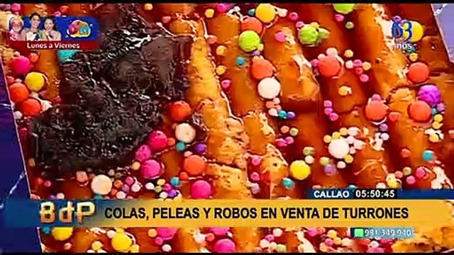 Continúa caos y largas filas para comprar turrones a bajo precio