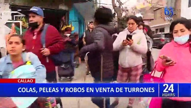 Continúa caos y largas filas para comprar turrones a bajo precio