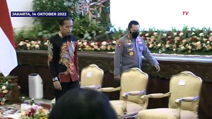 Momen Kapolri Listyo Akui Ada PenurunanTingkat Kepercayaan Publik di Depan Jokowi