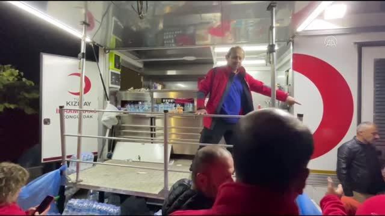 Bartın haber | Amasra'da arama kurtarma çalışmalarını takip eden madenci yakınlarının ihtiyaçları karşılanıyor