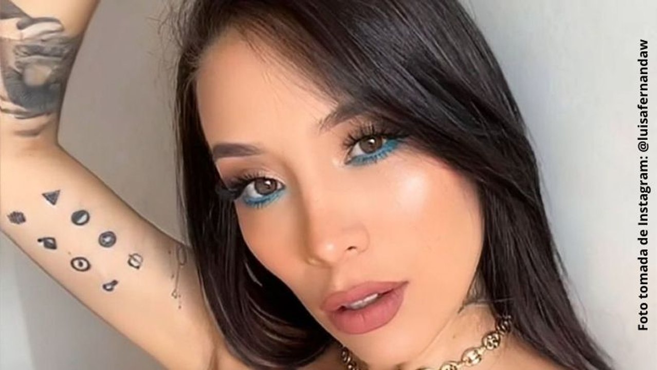 Luisa Fernanda W muestra qué lleva en su bolso mientras está embarazada