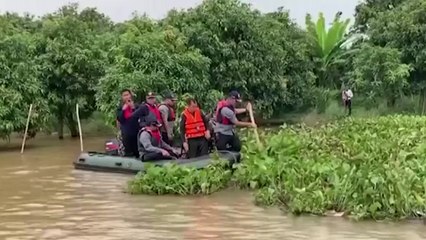 캄보디아 메콩강서 배 전복 귀가 중 학생 14명 숨져 / YTN