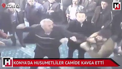 Husumetliler camide kavga etti