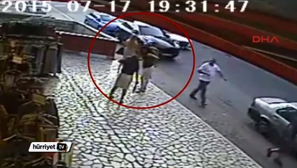 Unutulan çantanın çalınma anı kamerada