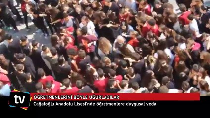 Cağaloğlu Anadolu Lisesi’nde öğretmenlere duygusal veda