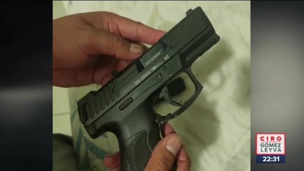 Militares y policías ofertan en redes sociales pistola de nueve milímetros